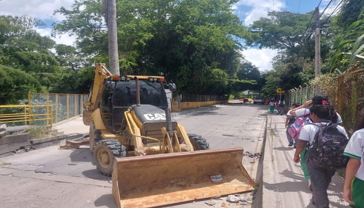 Trabajos de saneamiento básico ambiental se adelantan en Ocaña para recoger el 70 por ciento de las aguas negras vertidas a los ríos./ Foto: Cortesía