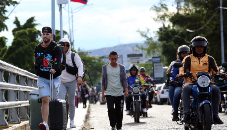 Muchos venezolanos viajaron con tiempo para poder votar el próximo domingo.