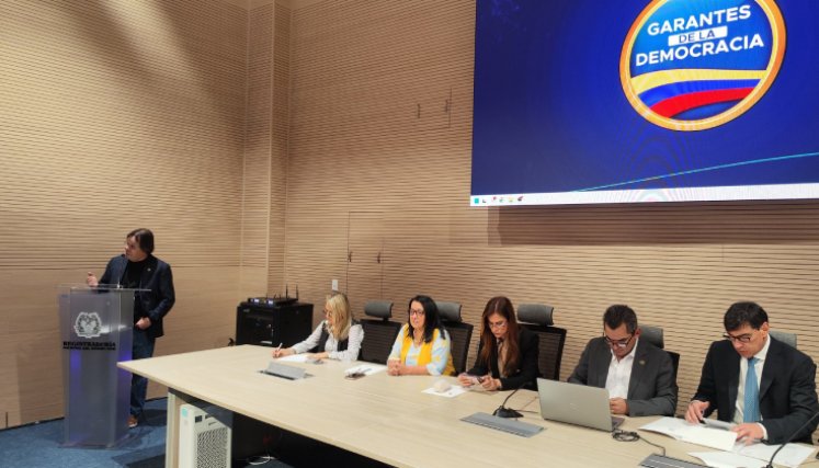El Consejo Nacional Electoral se reunió para estudiar las ponencias que piden formalmente abrir investigaciones contra la campaña Petro presidente. / Foto: Colprensa