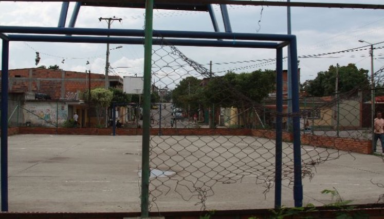Los escenarios deportivos permanecen en deterioro.