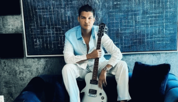 Elder Dayán canta como profesional desde que tenía 13 años y es consciente de que debe gestionar la fama para que ésta no lo devore como ser humano.