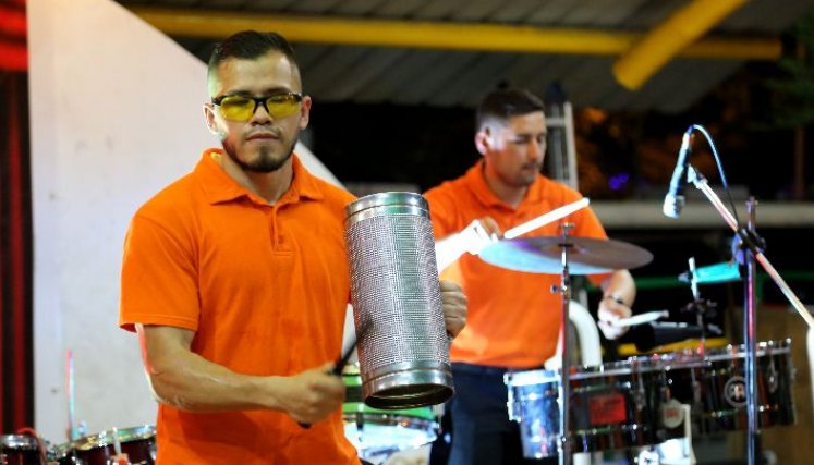 Las orquestas tocaron géneros musicales variados que hicieron gozar al público. / Foto: Cortesía.