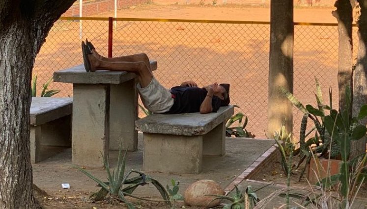 Los escenarios deportivos a veces son tomados por externos.