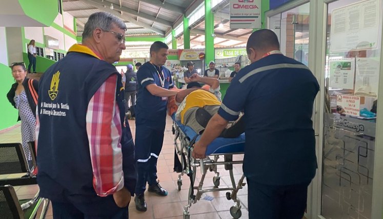 Difícil situación viven pasajeros atrapados en la terminal de transportes de Ocaña debido al paro de camioneros./ Foto cortesía: La Opinión.