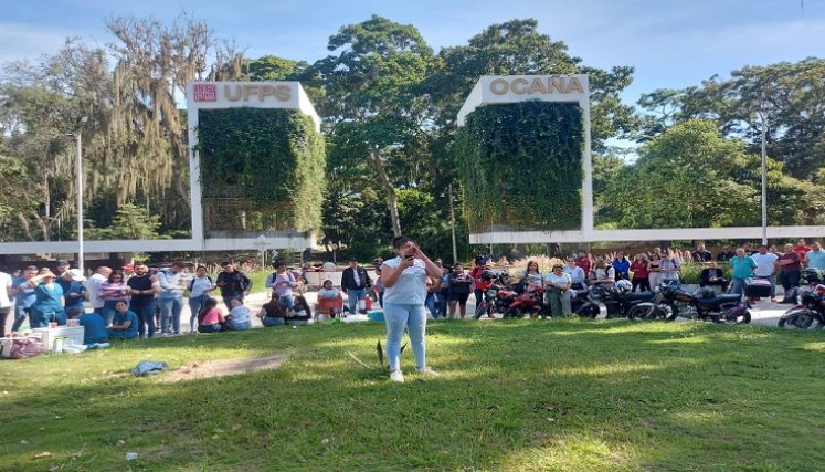 Los estudiantes piden que el proceso de homologación sea eficiente. /Foto: Javier Sarabia / La Opinión