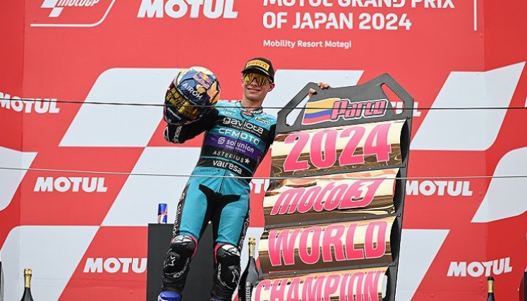 ………… El colombo español David Alonso hizo historia en el Moto3 en la presente temporada.