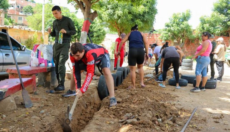 200 personas de la comunidad trabajaron en pro de la recuperación del escenario. / Foto: Cortesía.