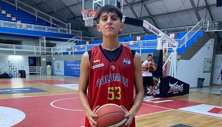 El cucuteño Brayan Becerra, promesa del baloncesto rojinegro.