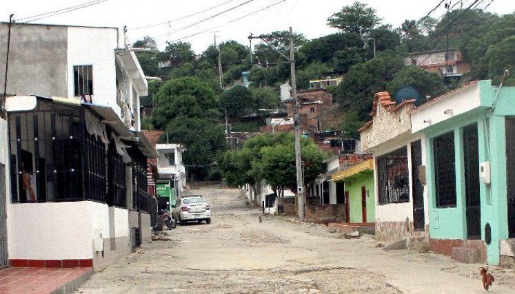 Según la comunidad, algunos sectores del barrio fueron tomados con lugares donde roban y consumen drogas. / Foto: Carlos Ramírez.