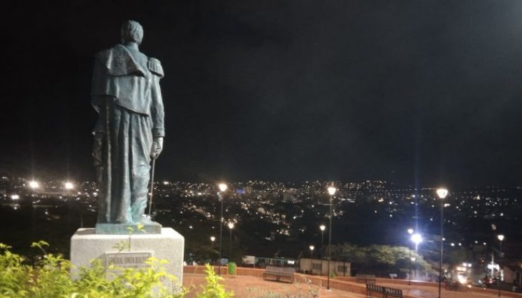 Desde hace dos semanas se repararon las luminarias del monumento. / Foto: Cortesía. 