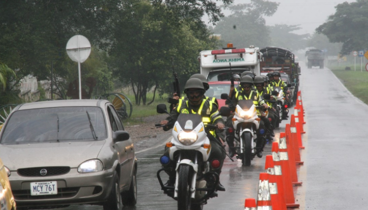Campesinos bloquean vía Cúcuta - Bucaramanga en defensa de sus derechos sobre el Páramo de Santurbán. 