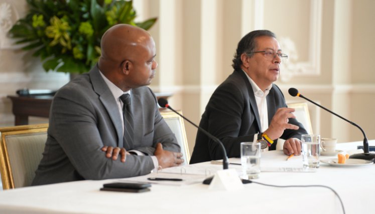  El presidente Gustavo Petro y el canciller Luis Gilberto Murillo sostuvieron una reunión con el cuerpo diplomático acreditado en Colombia, para hablar sobre el fuero presidencial y un supuesto "golpe de Estado". / Foto: Colprensa
