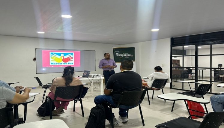 El Centro de Emprendimiento y Empleo adelanta el proceso del registro de marca. / Foto: Cortesía.