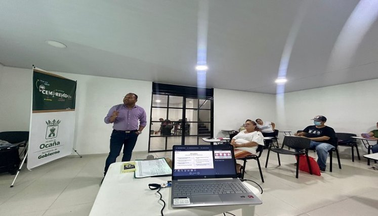 El Centro de Emprendimiento y Empleo adelanta el proceso del registro de marca. / Foto: Cortesía.