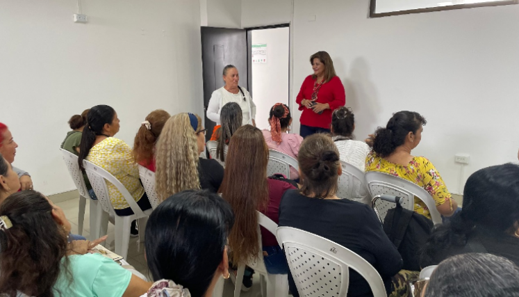Lanzan programa para apoyar el emprendimiento femenino.
