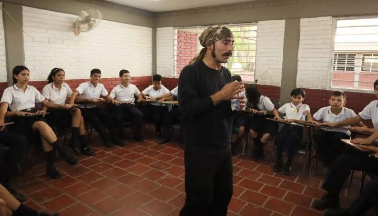 Los estudiantes de la UNP son los encargados de dictar los talleres orientadores. / Foto: Cortesía.