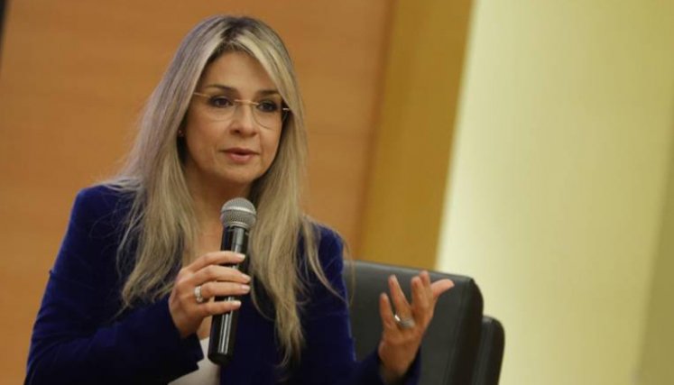En sus redes sociales, la directora de la Revista Semana dio a conocer la apertura de una noticia criminal por parte de la Fiscalía por un tema relacionado con sus fuentes de información.