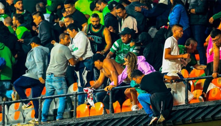 Violencia estadio Atanasio Girardot 