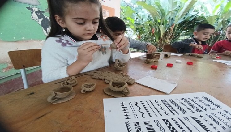 A través de la arcilla los niños campesinos aprenden el proceso evolutivo de las culturas colombianas. / Foto: Cortesía.
