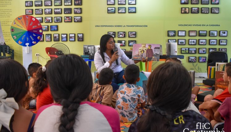 TIBÚ CELEBRÓ EL LIBRO CON LA FLIC CATATUMBO