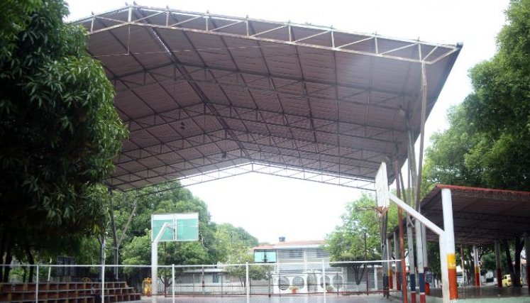 El coliseo ha entrenado a estrellas de baloncesto municipal. / Foto: Carlos Ramírez.     