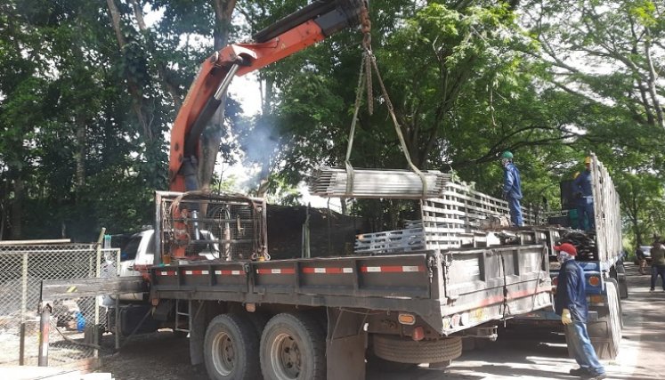 Cierre total de la vía Ocaña-Cúcuta para vehículo Pesado mientras avanza la instalación del puente metálico. Los carros livianos pueden tomar una vía alterna.