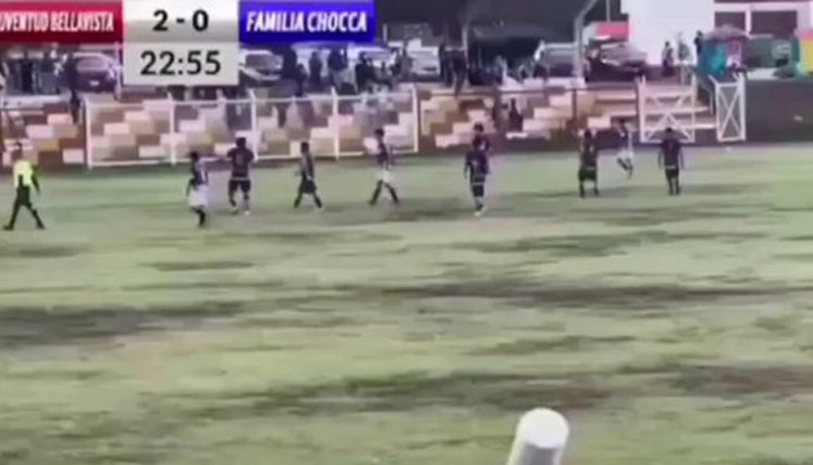Rayo en partido de fútbol 