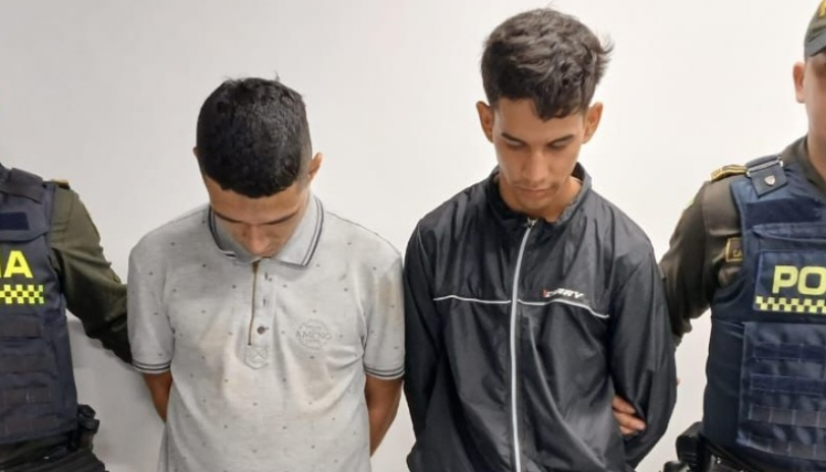 Jairo Agudelo y Brayan Torrealba fueron capturados en el barrio Alfonso López por intento de homicidio y porte ilegal de armas