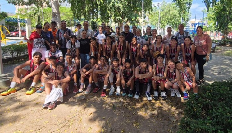 Este el grupo de Cañoneros que estuvo en la capital del Atlántico.