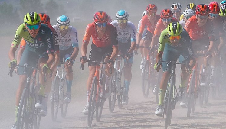 La 'corsa rosa' la carrera emblemática de los italianos.