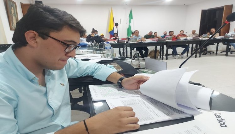  Por unanimidad concejales avalan adiciones y traslados presupuestales.