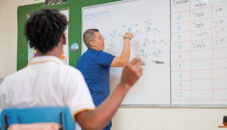 Para el primer semestre del 2025 habrá cupo para un total de 600 practicantes de programas de licenciaturas, formación complementaria, psicología y trabajo social. /Fotos Cortesía para La Opinión 
