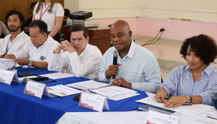 Un consejo de gobierno ampliado tuvo lugar este viernes con presencia del canciller Luis Murillo, el ministro Cristo y la directora de Migración, Nigeria Renteria, a fin de evaluar la situación por el cierre de frontera.