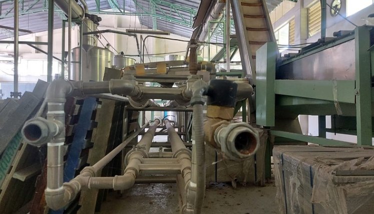 Los equipos de la Planta Procesadora de Tomates y Frutas se oxidan en una bodega del centro de Acopio de Ocaña.
