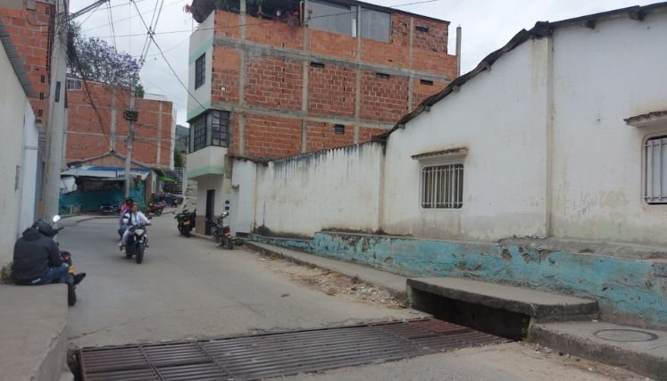 Habitantes del sur de la ciudad reclaman programas de saneamiento básico ambiental.