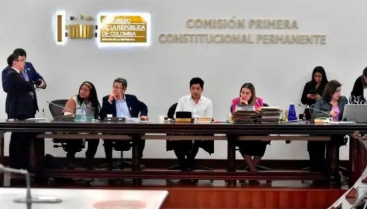 La iniciativa una vez más se frustró en la Comisión Primera del Senado, que espera al fin dar el debate la próxima semana. Sectores oficialistas acusaron a la oposición de “evitar la discusión”.
