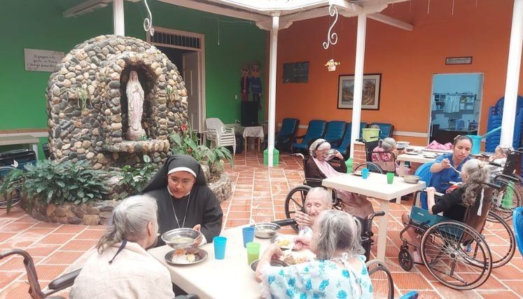 En aras de ahorrar energía, el hogar de los abuelos de Ocaña se pone a tono con la tecnología.