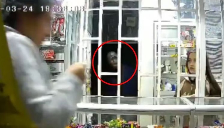Niña acosada en Bogotá. 