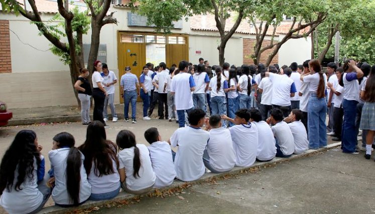 Plantón Colegio-Club de Leones