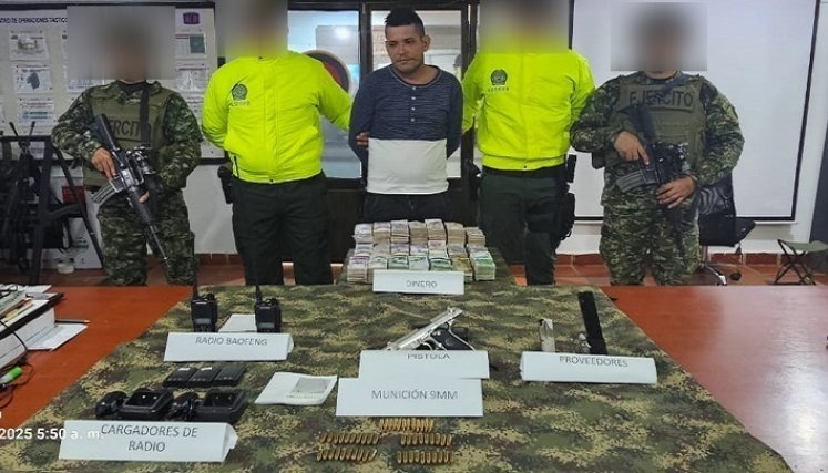 En los siete allanamientos, la Policía y el Ejército se incautaron de una pistola, dos cargadores y 56 balas.
