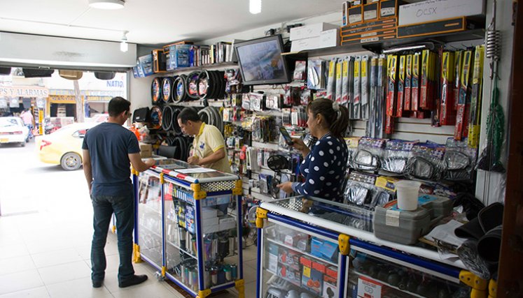 Venta de repuestos. / Foto Archivo