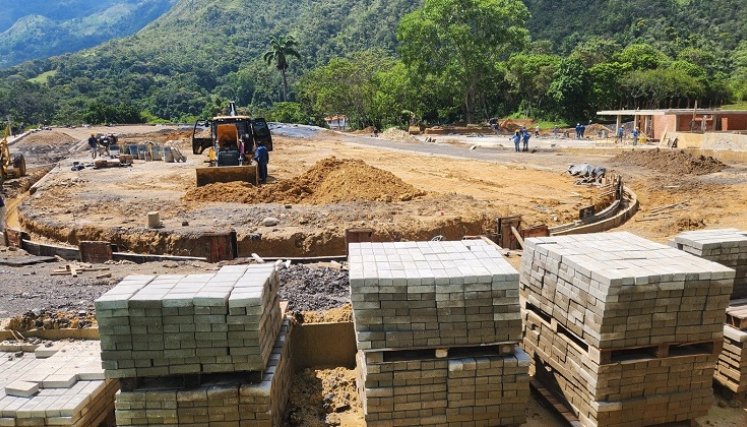 Hace cinco meses la obra en ejecución se encontraba así en un 50 %. 