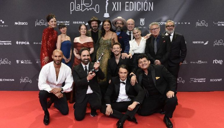 Colombia brilló con ‘Cien años de soledad’ que se llevó varios de los galardones más codiciados, incluyendo Mejor Miniserie.