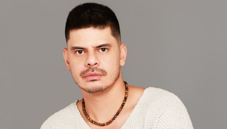 el actor pereirano interpreta a ‘Tocayo’, un antagonista tan neurótico como entrañable, que se roba las escenas a punta de intensidad emocional.