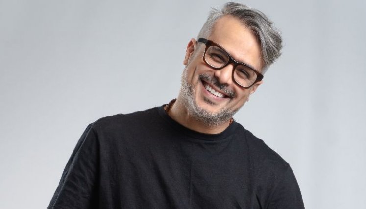 El cantante prepara el lanzamiento de su próximo álbum, con nueve canciones que capturan su evolución artística.