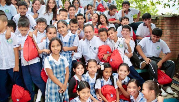 Ya son las de 12 los municipios en donde se han entregado hasta ahora los uniformes/Foto cortesía