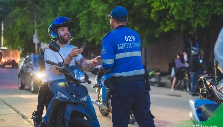 os agentes de tránsito se quedan cortos ante la indisciplina de los motociclistas en Ocaña.