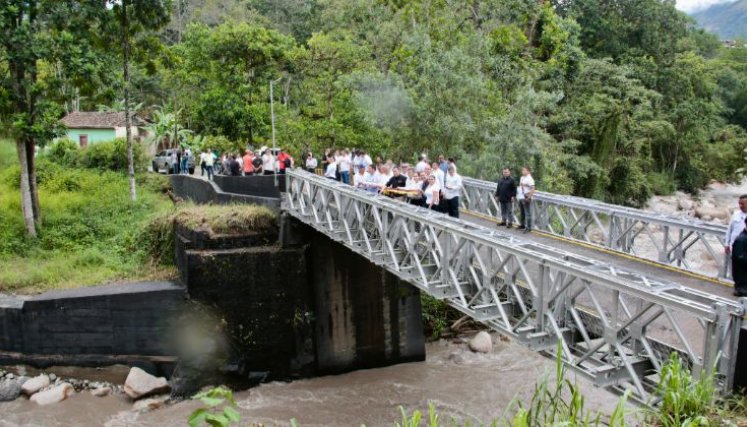 PUENTE JULIO-GOBERNADOR.