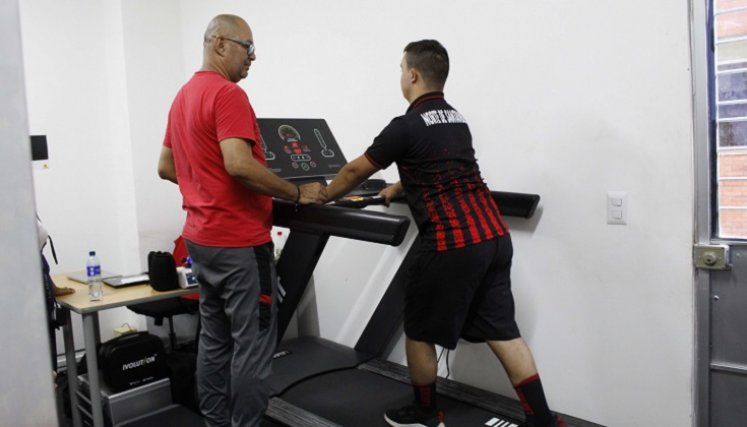 La sala de fisiología hace parte del complemento para la evaluación de los deportistas.