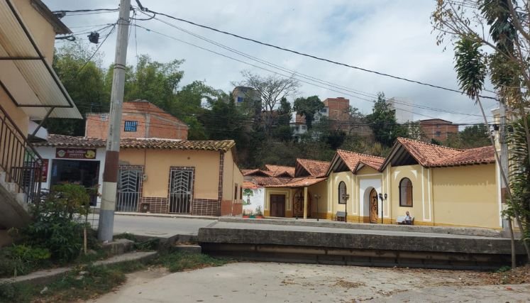 Moradores del sur de la ciudad reclaman programas de saneamiento básico ambiental.